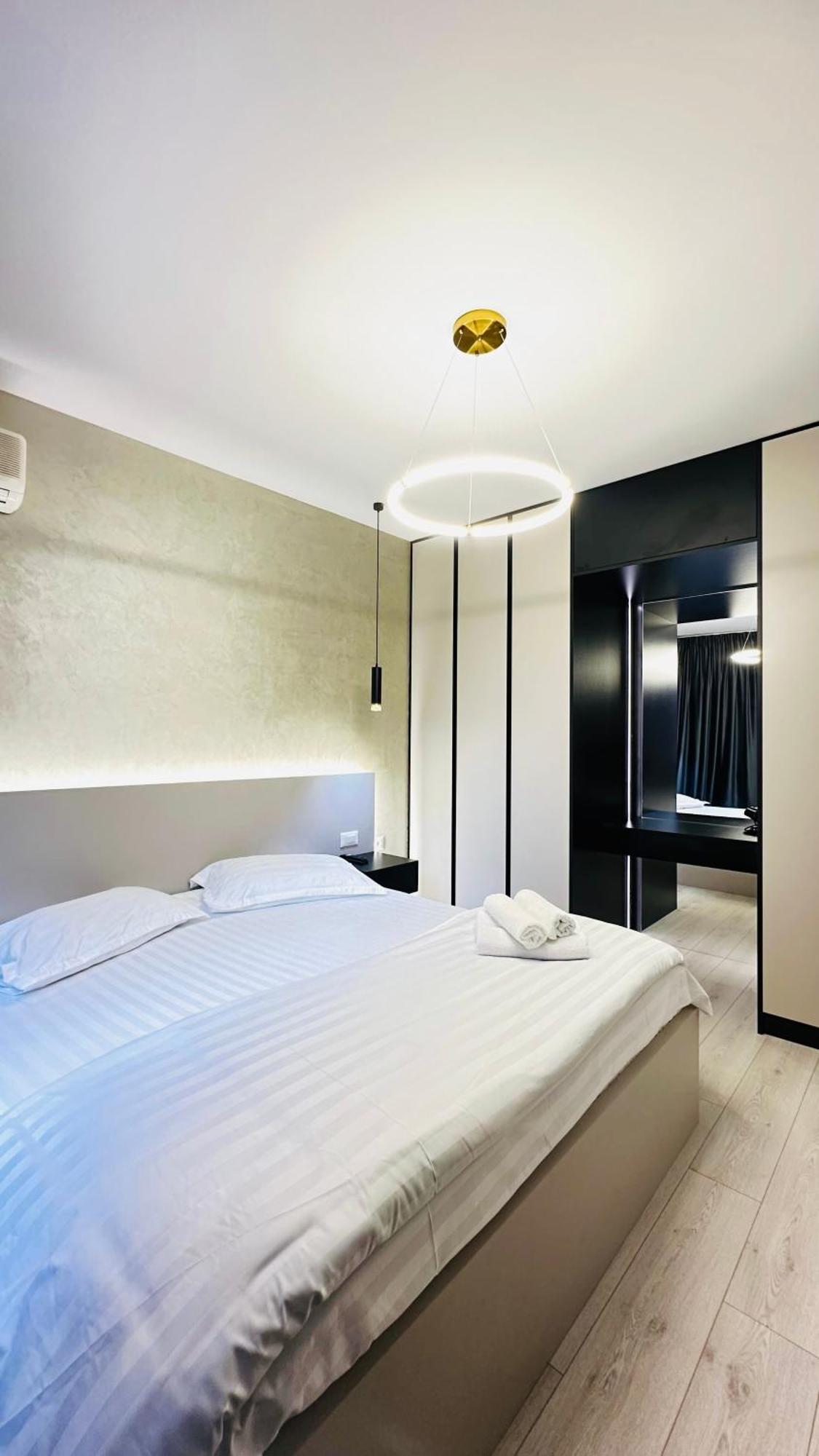 Luxurious Central Stay - Self Check-In Tirana Exterior foto